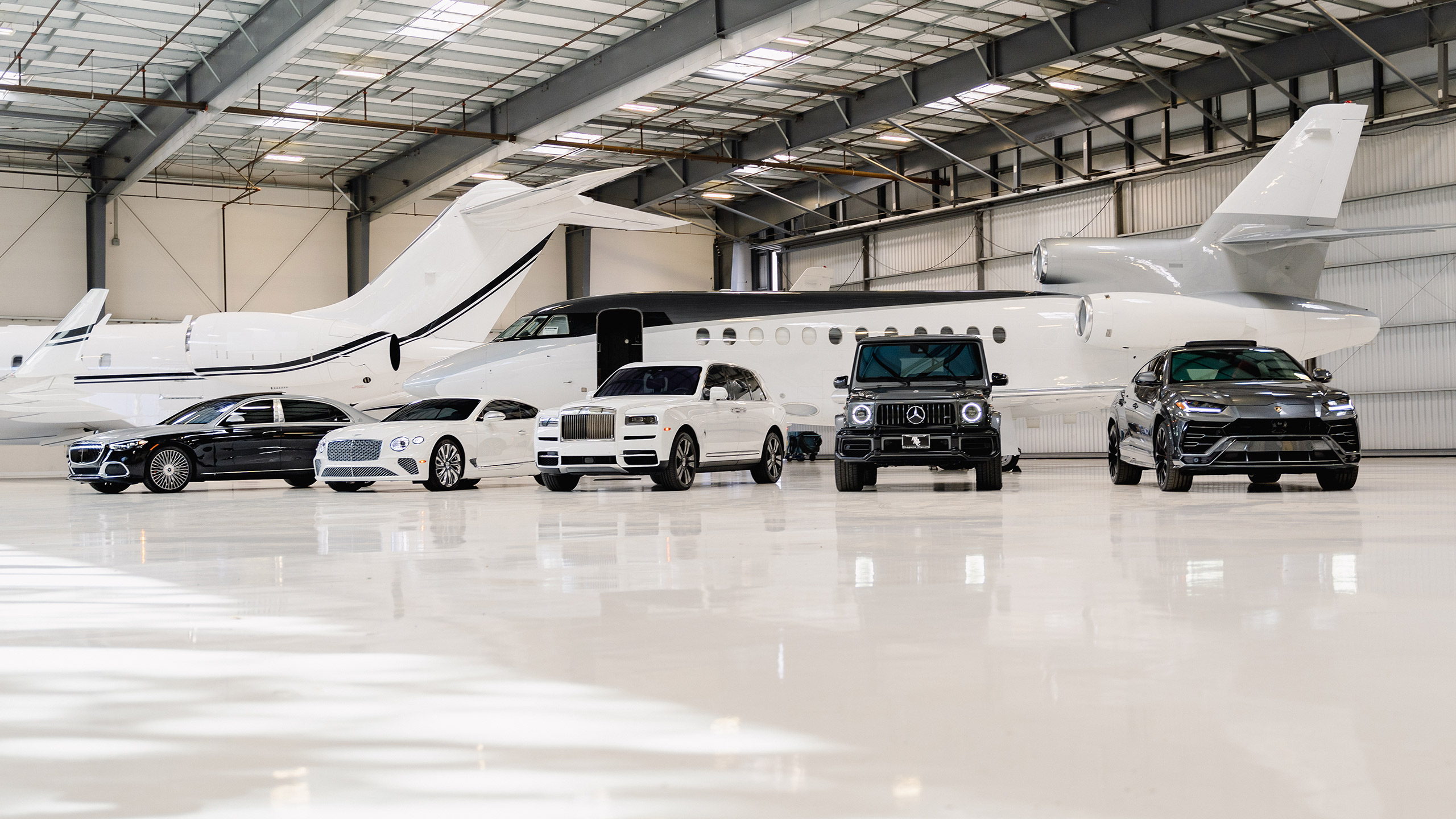 luxury and exotic car rental shoot hero