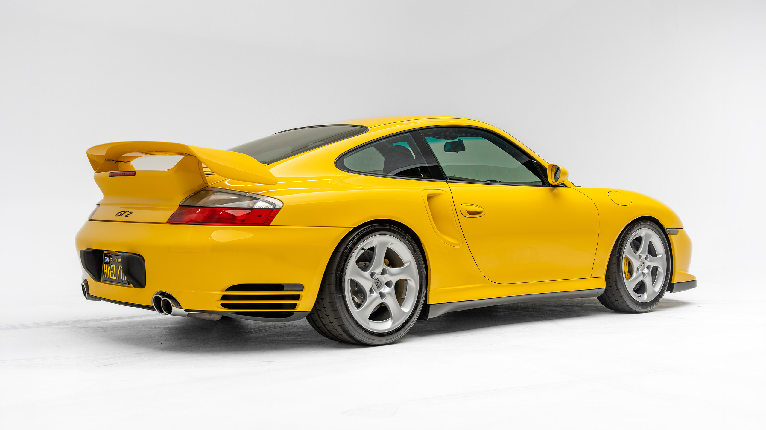 speed yellow 996 911 gt2 studio shoot