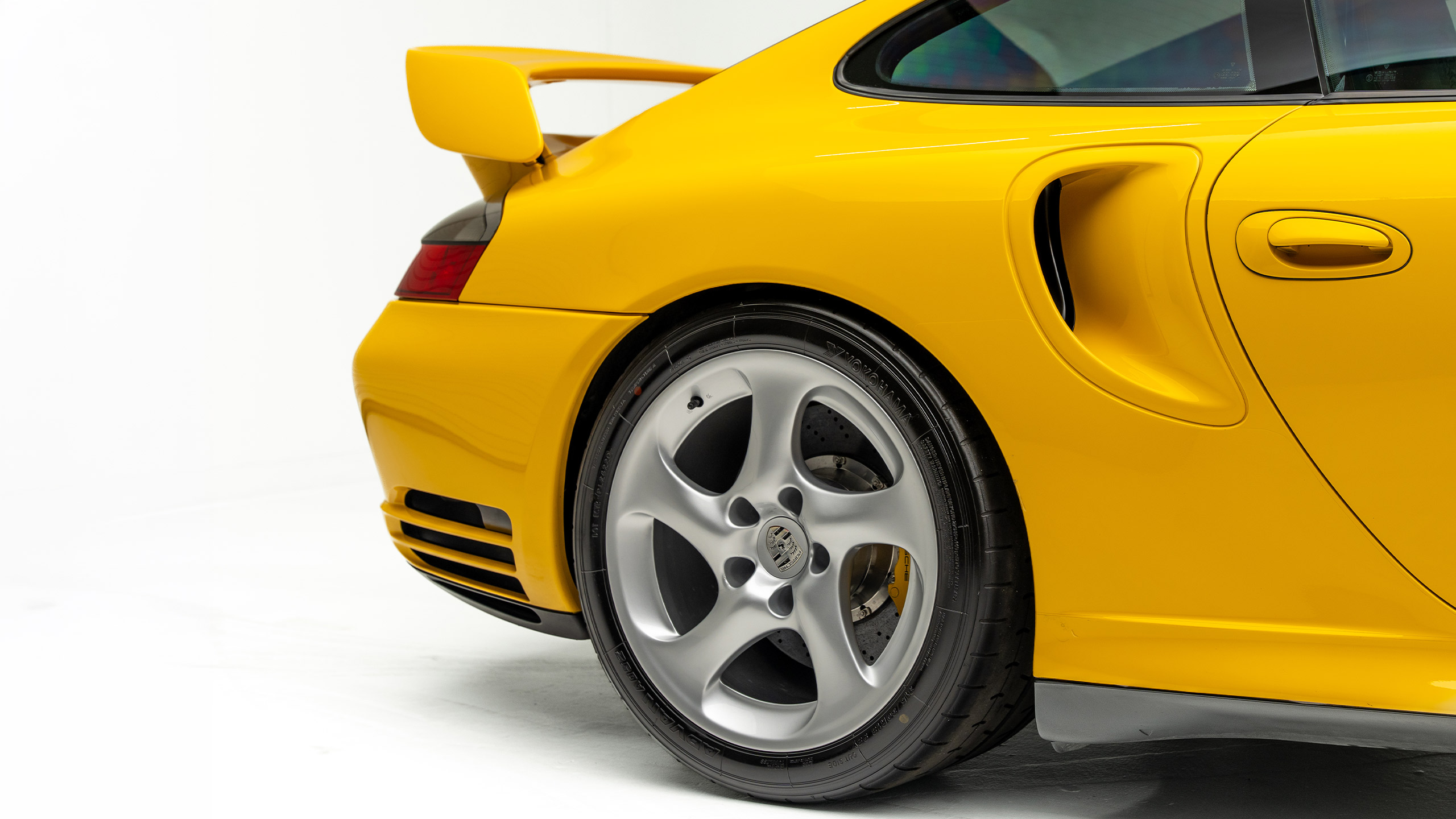 speed yellow 996 911 gt2 studio shoot