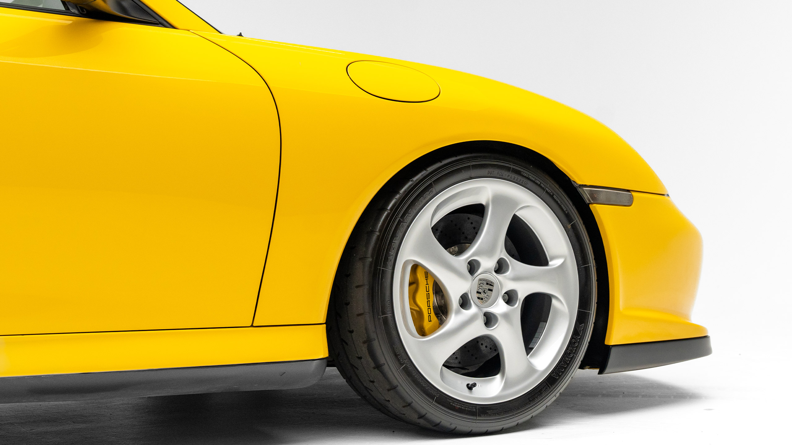 speed yellow 996 911 gt2 studio shoot